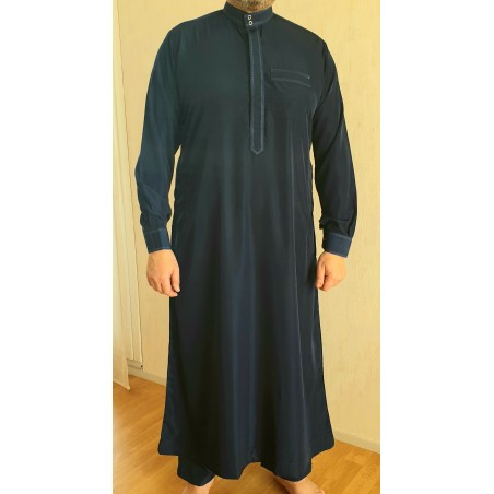 Qamis brodé avec col AFAQ et pantalon assorti