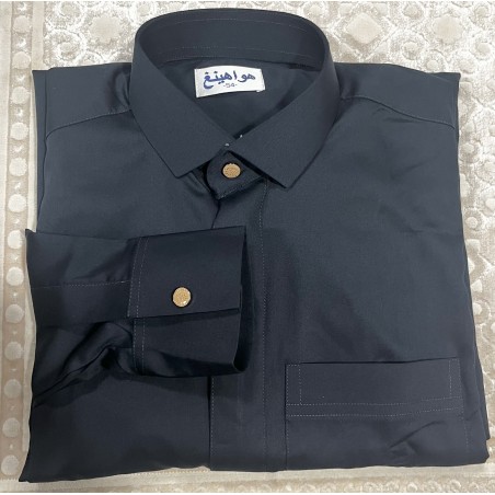 Qamis Saoudien Bleu Marine avec bouton doré – Homme