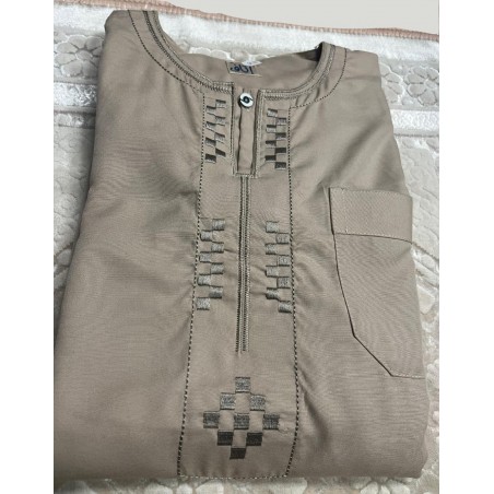 Qamis Emirati manches courtes Marron/Beige -- Homme